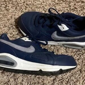 Nike MAX boys size 2 like NEW.  Worn once. Navy Blue and White Sneakers
